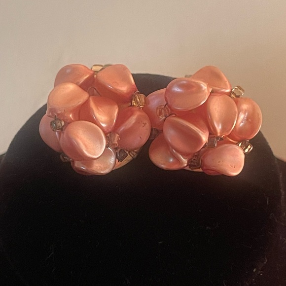 Coral Peach Colored Multi-Strand Beaded Necklace and Clip On Earings Set - Picture 3 of 7